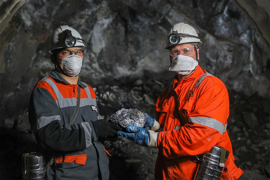 Горняки Хромтау начали отработку  второй очереди шахты имени 10-летия независимости Казахстана