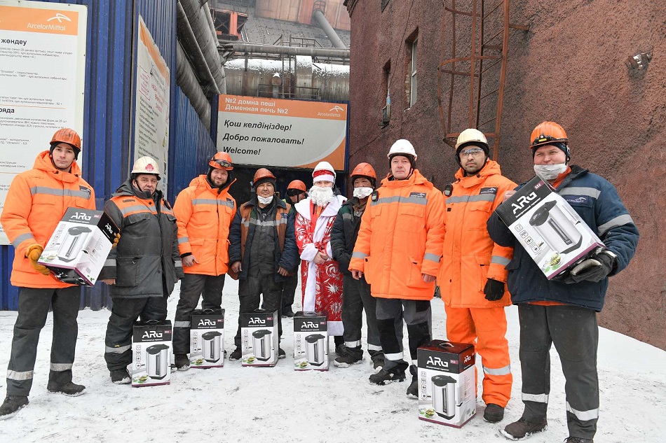 Производственники принимают поздравления