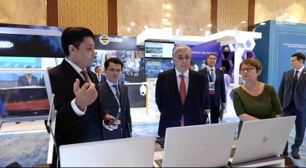 Искусственный интеллект «Мессалина» от ERG приветствовал президента Казахстана на выставке